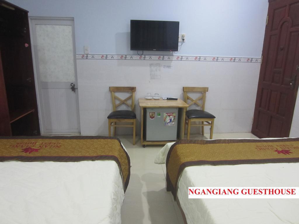 Ngan Giang Guesthouse 두옹 동 외부 사진